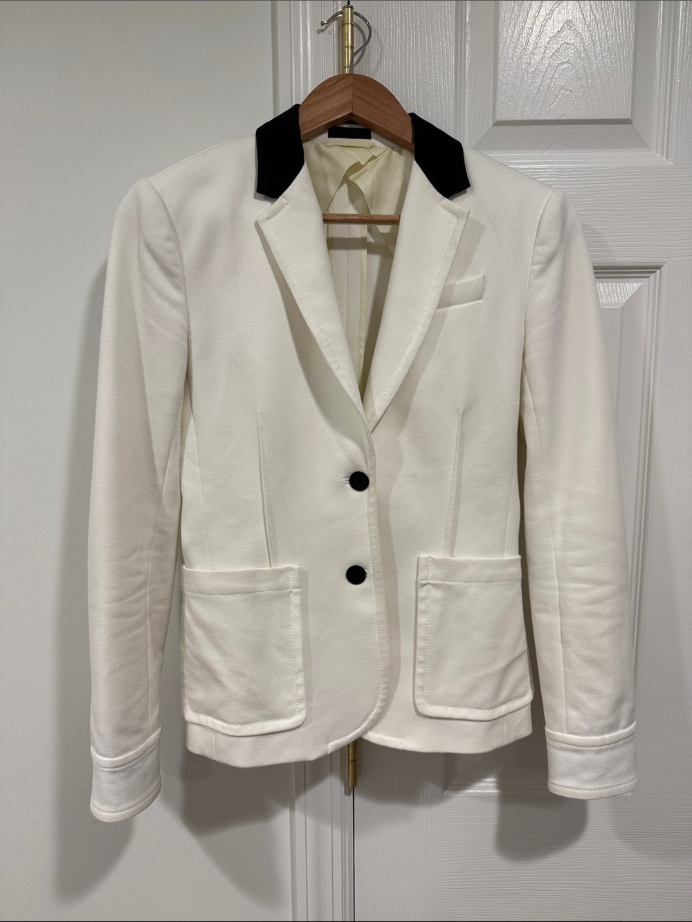 ATM Anthony Thomas Melillo White Blazer with Black Collar